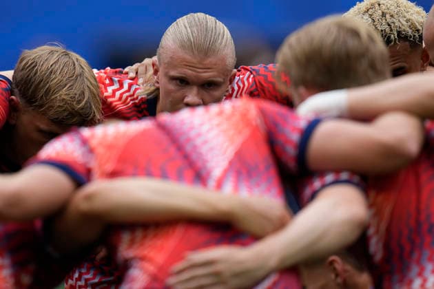 July 11, 2026, Miami Gardens, Florida, USA: Forward Erling Braut Haaland (9) of Norway during pregame warmup before the quarterfinal match between England and Norway at Miami Stadium. England defeated Norway 2-1. World Cup 2026: Quarterfinal: England 2 : 1 Norway  - ZUMAd212 20260711_zsp_d212_002 Copyright: xRichardxDolex