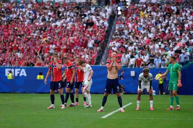 July 11, 2026, Miami Gardens, Florida, USA: Forward Erling Braut Haaland (9) of Norway reacts after a a missed scoring attempt in the first half of the quarterfinal match between England and Norway at Miami Stadium. England defeated Norway 2-1. Miami Gardens USA - ZUMAd212 20260711_zsp_d212_054 Copyright: xRichardxDolex