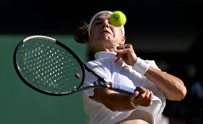 (260712) -- LONDON, July 12, 2026 -- Karolina Muchova of the Czech Republic hits a return during the women s singles final against Linda Noskova of the Czech Republic at the Wimbledon Tennis Championships in London, Britain, on July 11, 2026. ) (SP)BRITAIN-LONDON-TENNIS-WIMBLEDON-WOMEN S SINGLES LixYing 