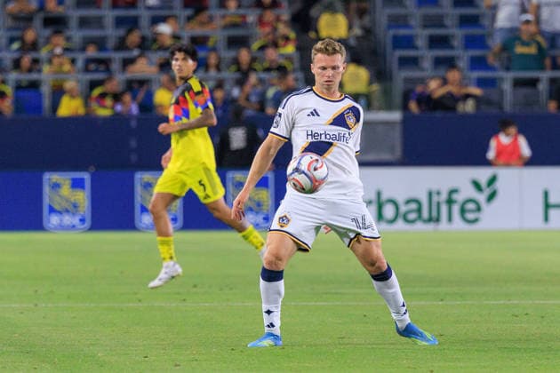 July 11, 2026, Carson, California, USA: John Nelson 14 of the LA Galaxy controls the ball during a friendly match against the Club America on Saturday July 11, 2026 at Dignity Health Sports Park Stadium in Carson, California. JAVIER ROJAS PI Carson USA - ZUMAp124 20260711_zaa_p124_004 Copyright: xJavierxRojasx