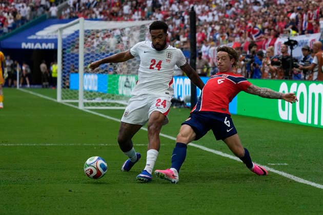 July 11, 2026, Miami Gardens, Florida, USA: Defender Reece James (24) of England and Midfielder Patrick Berg (6) of Norway battle for the ball during the quarterfinal match between England and Norway at Miami Stadium. England defeated Norway 2-1. World Cup 2026: Quarterfinal: England 2 : 1 Norway  - ZUMAd212 20260711_zsp_d212_120 Copyright: xRichardxDolex