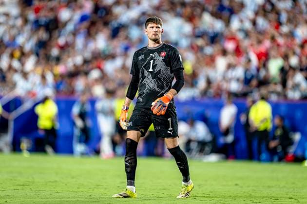KANSAS CITY - Switzerland goalkeeper Gregor Kobel during the 2026 World Cup match between Argentina and Switzerland at Arrowhead Stadium on July 11, 2026, in Kansas City, United States. (Photo by Stefan Koops EYE4IMAGES DeFodi Images) - *** KANSAS CITY Switzerland goalkeeper Gregor Kobel during the 2026 World Cup match between Argentina and Switzerland at Arrowhead Stadium on July 11, 2026, in Kansas City, United States. Photo by Stefan Koops, EYE4IMAGES, DeFodi Images
