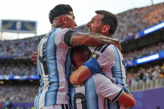 KANSAS CITY, MO - JULY 11: Enzo Fernandez 24 and Lionel Messi 10 sandwich Alexis Mac Allister 20 of Argentina as they celebrate his goal in the first half of the FIFA World Cup, WM, Weltmeisterschaft, Fussball 2026 Quarterfinal match between Argentina and Switzerland on July 11, 2026 at Kansas City Stadium in Kansas City, MO. (Photo by Scott Winters Icon Sportswire) SOCCER: JUL 11 FIFA World Cup 26 Quarter-Final - Argentina v Switzerland EDITORIAL USE ONLY Icon2607110277