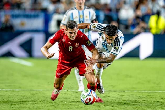 KANSAS CITY - (lr) Thiago Almada of Argentina and Remo Frueler of Switzerland during the 2026 World Cup match between Argentina and Switzerland at Arrowhead Stadium on July 11, 2026, in Kansas City, United States. (Photo by Stefan Koops EYE4IMAGES DeFodi Images) - *** KANSAS CITY — Thiago Almada of Argentina and Remo Frueler of Switzerland during the 2026 World Cup match between Argentina and Switzerland at Arrowhead Stadium on July 11, 2026, in Kansas City, United States. Photo by Stefan Koops, EYE4IMAGES, DeFodi Images