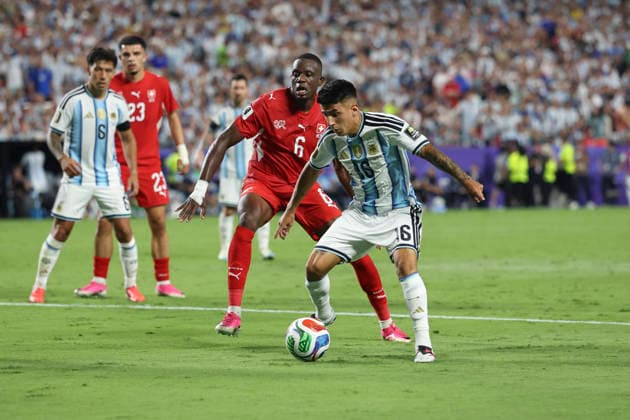 KANSAS CITY, MO - JULY 11: Thiago Almada 16 of Argentina with the ball in the box in the first extra time period of the FIFA World Cup, WM, Weltmeisterschaft, Fussball 2026 Quarterfinal match between Argentina and Switzerland on July 11, 2026 at Kansas City Stadium in Kansas City, MO. (Photo by Scott Winters Icon Sportswire) SOCCER: JUL 11 FIFA World Cup 26 Quarter-Final - Argentina v Switzerland EDITORIAL USE ONLY Icon2607111013