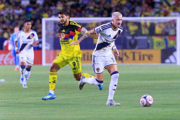 July 11, 2026, Carson, California, USA: Marco Reus 18 of the LA Galaxy steals the ball from Henry Martin 9 of Club America during their International Friendly, Länderspiel, Nationalmannschaft game on Saturday July 11, 2026 at the Dignity Health Sports Park Stadium in Carson, California. ARIANA RUIZ PI LA Galaxy Vs. Club America  - ZUMAp124 20260711_zaa_p124_015 Copyright: xArianaxRuizx
