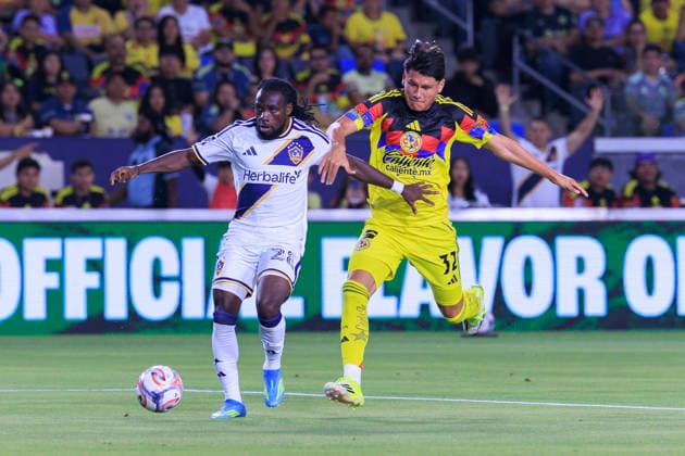 July 11, 2026, Carson, California, USA: Miguel Vazquez 32 of Club America attempts to stop a goal attempt from Joseph Paintsil 28 of the LA Galaxy during their International Friendly, Länderspiel, Nationalmannschaft game on Saturday July 11, 2026 at the Dignity Health Sports Park Stadium in Carson, California. ARIANA RUIZ PI Carson USA - ZUMAp124 20260711_zaa_p124_009 Copyright: xArianaxRuizx