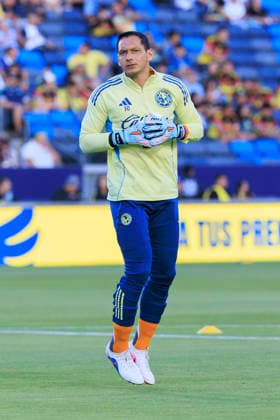 July 11, 2026, Carson, California, USA: Goalkeeper, Rodolfo Cota 30 of Club America warms up prior to their International Friendly, Länderspiel, Nationalmannschaft game against the LA Galaxy on Saturday July 11, 2026 at the Dignity Health Sports Park Stadium in Carson, California. ARIANA RUIZ PI Carson USA - ZUMAp124 20260711_zaa_p124_018 Copyright: xArianaxRuizx