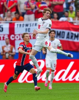 Anthony Gordon of England rises above Martin Odegaard of Norway England v Norway, 2026 FIFA World Cup, WM, Weltmeisterschaft, Fussball Quarter-final, Football, Miami Stadium, Miami, Florida, USA - 11 Jul 2026Miami Miami Stadium Florida (FL) United States of America  Copyright: xJavierxGarcia Shutterstockx 16986211ff