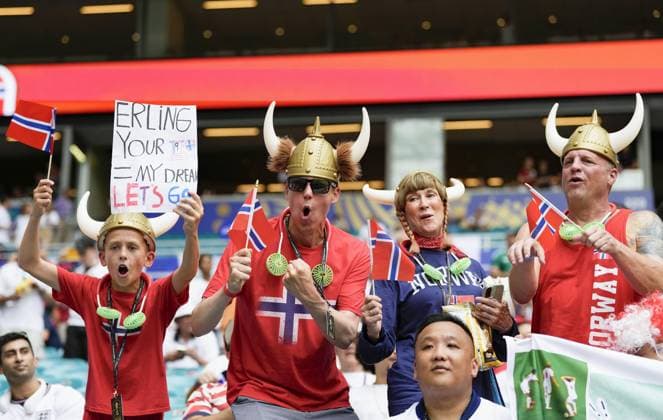 Football: 2026 World Cup Norway supporters cheer ahead of a World Cup quarterfinal football match against England at Miami Stadium in Miami Gardens, Florida, on July 11, 2026.  A14AA0005622638P