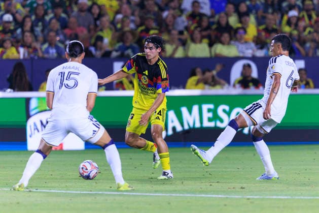 July 11, 2026, Carson, California, USA: Justin Haak 15 and Edwin Cerrillo 6 of the LA Galaxy defend against Dagoberto Espinoza 34 of Club America during their International Friendly, Länderspiel, Nationalmannschaft game on Saturday July 11, 2026 at the Dignity Health Sports Park Stadium in Carson, California. Galaxy defeat America, 1-0. ARIANA RUIZ PI Carson USA - ZUMAp124 20260711_zaa_p124_030 Copyright: xArianaxRuizx