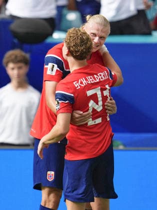 Football: 2026 World Cup Norway s Andreas Schjelderup (front) celebrates with Erling Haaland after scoring the team s first goal in the first half of a World Cup quarterfinal football match against England at Miami Stadium in Miami Gardens, Florida, on July 11, 2026.  A14AA0005622650P