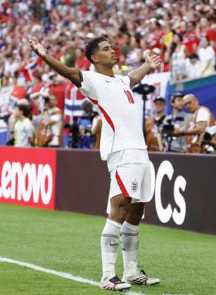 Football: 2026 World Cup England s Jude Bellingham celebrates after scoring the winner in the first half of extra time in a World Cup quarterfinal football match against Norway at Miami Stadium in Miami Gardens, Florida, on July 11, 2026.  A14AA0005622669P