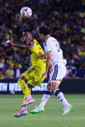 July 11, 2026, Carson, California, USA: Cristian Borja 26 of Club America heads the ball as Miki Yamane 2 of the LA Galaxy defends during their International Friendly, Länderspiel, Nationalmannschaft game on Saturday July 11, 2026 at the Dignity Health Sports Park Stadium in Carson, California. Galaxy defeat America, 1-0. ARIANA RUIZ PI LA Galaxy Vs. Club America  - ZUMAp124 20260711_zaa_p124_031 Copyright: xArianaxRuizx