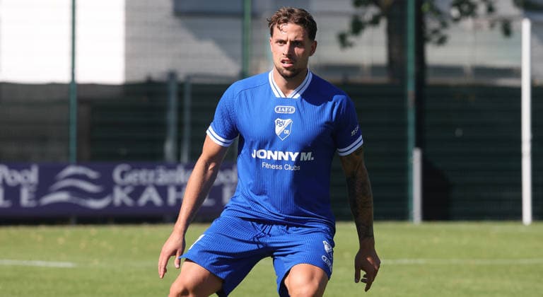 Fußball Testspiel FSV 08 Bietigheim-Bissingen vs. SG Sonnenhof Großaspach , Andre Sirianni ( Bissi ) *** Soccer Friendly Match: FSV 08 Bietigheim-Bissingen vs. SG Sonnenhof Großaspach, Andre Sirianni Bissi