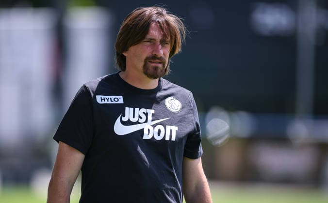 Fussball 1. Bundesliga 2026 2027 Testspiel 11.07.2026 SV Elversberg - FC Thun Trainer Vincent Wagner (SV Elversberg) *** Soccer, Bundesliga 1, 2026–2027, Friendly Match, July 11, 2026, SV Elversberg vs. FC Thun, Coach Vincent Wagner, SV Elversberg
