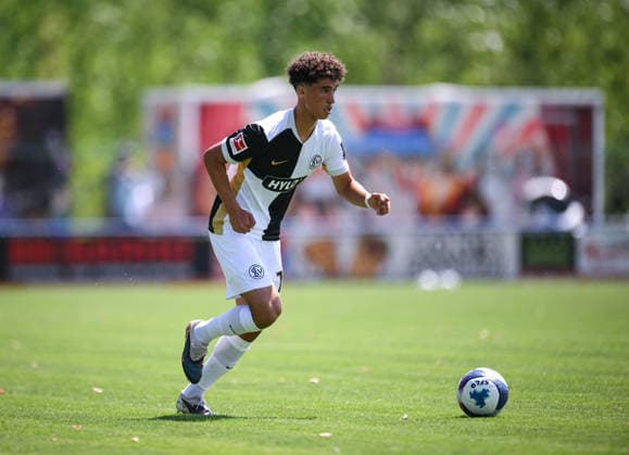 Fussball 1. Bundesliga 2026 2027 Testspiel 11.07.2026 SV Elversberg - FC Thun Noah Darvich (SV Elversberg) *** Soccer, Bundesliga 1, 2026–2027, Friendly Match, July 11, 2026, SV Elversberg vs. FC Thun, Noah Darvich, SV Elversberg