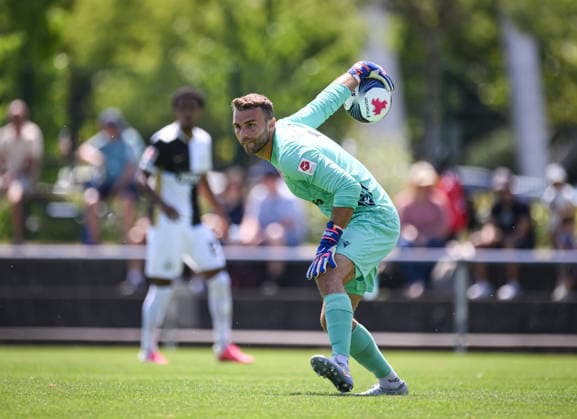 Fussball 1. Bundesliga 2026 2027 Testspiel 11.07.2026 SV Elversberg - FC Thun Torwart Niklas Steffen (FC Thun) *** Soccer, Bundesliga 1, 2026–2027, Friendly Match, July 11, 2026, SV Elversberg vs. FC Thun, Goalie Niklas Steffen, FC Thun