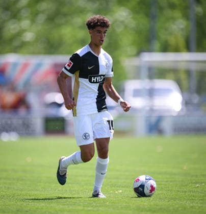 Fussball 1. Bundesliga 2026 2027 Testspiel 11.07.2026 SV Elversberg - FC Thun Noah Darvich (SV Elversberg) *** Soccer, Bundesliga 1, 2026–2027, Friendly Match, July 11, 2026, SV Elversberg vs. FC Thun, Noah Darvich, SV Elversberg