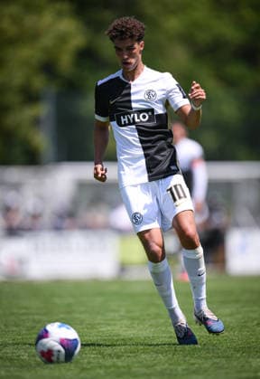 Fussball 1. Bundesliga 2026 2027 Testspiel 11.07.2026 SV Elversberg - FC Thun Noah Darvich (SV Elversberg) *** Soccer, Bundesliga 1, 2026–2027, Friendly Match, July 11, 2026, SV Elversberg vs. FC Thun, Noah Darvich, SV Elversberg