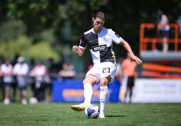 Fussball 1. Bundesliga 2026 2027 Testspiel 11.07.2026 SV Elversberg - FC Thun Carlo Sickinger (SV Elversberg) *** Soccer, Bundesliga 1, 2026–2027, Friendly Match, July 11, 2026, SV Elversberg vs. FC Thun, Carlo Sickinger, SV Elversberg