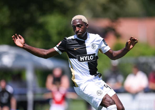 Fussball 1. Bundesliga 2026 2027 Testspiel 11.07.2026 SV Elversberg - FC Thun David Mokwa (SV Elversberg) *** Soccer, Bundesliga 1, 2026–2027, Friendly Match, July 11, 2026, SV Elversberg vs. FC Thun, David Mokwa, SV Elversberg
