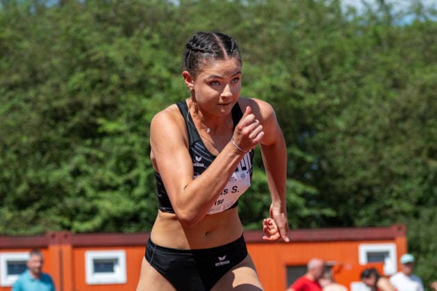 RECORD DATE NOT STATED Norddeutsche Leichtathletik Meisterschaften - Bremen, Deutschland 11.07.2026 BREMEN, DEUTSCHLAND - JULY 11: Anais STERNECKERT (Start Nr. 150, SC Berlin) during the Norddeutsche Leichtathletik Meisterschaften at Bremen on July 11, 2026 in Bremen, Deutschland. *** North German Track and Field Championships, Bremen, Germany, July 11, 2026 BREMEN, GERMANY JULY 11 Anais STERNECKERT Start No. 150, SC Berlin during the North German Track and Field Championships in Bremen on July 11, 2026 in Bremen, Germany Copyright: xBEAUTIFULxSPORTS PeterxWeberx