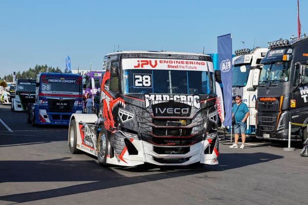 Emma Mäkinen (FIN) Iveco (28), Team Schwabentruck im Fahrerllager zur Strecke , Deutschland, Motorsport, Int. Shell ADAC Truck Grand Prix, Goodyear ETRC FIA European Truck Racing Championship, Quali, 2026, 12.07.2026, Nürburg Nürburgring Deutschland *** Emma Mäkinen FIN Iveco 28, Team Schwabentruck in the drivers paddock at the track, Germany, motorsports, Int Shell ADAC Truck Grand Prix, Goodyear ETRC FIA European Truck Racing Championship, qualifying, 2026, July 12, 2026, Nürburg, Nürburgring, Germany Copyright: xGrantxHubbsx