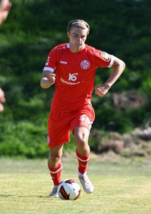 11.07.2026, xsltx, Fussball Testspiel, Eisbachtaler Sportfreunde - FSV Mainz 05 v.l. Kacper Potulski (1. FSV Mainz 05) (DFL DFB REGULATIONS PROHIBIT ANY USE OF PHOTOGRAPHS as IMAGE SEQUENCES and or QUASI-VIDEO) *** July 11, 2026, xsltx, Soccer Friendly Match, Eisbachtaler Sportfreunde vs. FSV Mainz 05, photo by Kacper Potulski 1. FSV Mainz 05. DFL and DFB regulations prohibit any use of photographs as image sequences and or quasi-video.