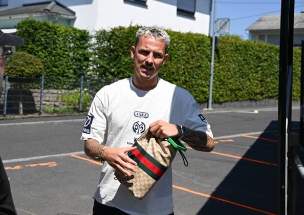 11.07.2026, xsltx, Fussball Testspiel, Eisbachtaler Sportfreunde - FSV Mainz 05 v.l. Phillip Tietz (1. FSV Mainz 05) (DFL DFB REGULATIONS PROHIBIT ANY USE OF PHOTOGRAPHS as IMAGE SEQUENCES and or QUASI-VIDEO) *** July 11, 2026, xsltx, soccer friendly match, Eisbachtaler Sportfreunde vs. FSV Mainz 05, photo by Phillip Tietz 1. FSV Mainz 05. DFL and DFB regulations prohibit any use of photographs as image sequences and or quasi-video.