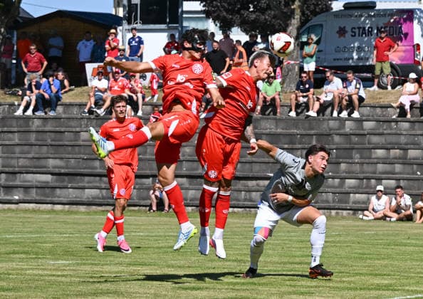 11.07.2026, xsltx, Fussball Testspiel, Eisbachtaler Sportfreunde - FSV Mainz 05 v.l. William Boving (1. FSV Mainz 05), Fabio Gruber (1. FSV Mainz 05), Phillip Tietz (1. FSV Mainz 05), - Tietz verfehlt das Tor (DFL DFB REGULATIONS PROHIBIT ANY USE OF PHOTOGRAPHS as IMAGE SEQUENCES and or QUASI-VIDEO) *** July 11, 2026, xsltx, Soccer Friendly Match, Eisbachtaler Sportfreunde vs. FSV Mainz 05, l William Boving 1 FSV Mainz 05, Fabio Gruber 1 FSV Mainz 05, Phillip Tietz 1 FSV Mainz 05, Tietz misses the goal. DFL and DFB regulations prohibit any use of photographs as image sequences and or quasi-video.