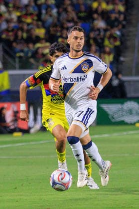 July 11, 2026, Carson, California, USA: Erik Thommy 27 of the LA Galaxy during a friendly match against the Club America on Saturday July 11, 2026 at Dignity Health Sports Park Stadium in Carson, California. JAVIER ROJAS PI Carson USA - ZUMAp124 20260711_zaa_p124_043 Copyright: xJavierxRojasx