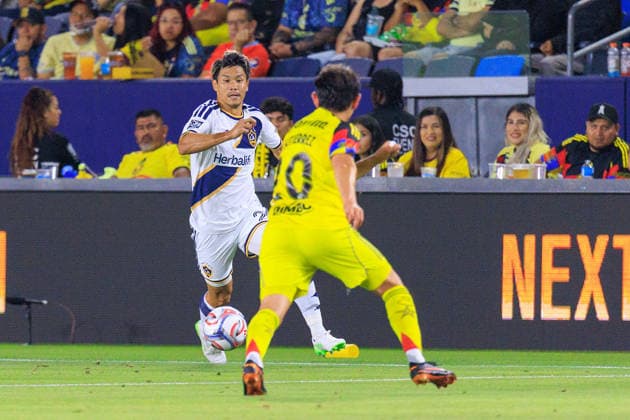 July 11, 2026, Carson, California, USA: Miki Yamane 2 of the LA Galaxy tries to get past Alexis Gutierrez 20 of Club America during a friendly match against the Club America on Saturday July 11, 2026 at Dignity Health Sports Park Stadium in Carson, California. JAVIER ROJAS PI Carson USA - ZUMAp124 20260711_zaa_p124_044 Copyright: xJavierxRojasx