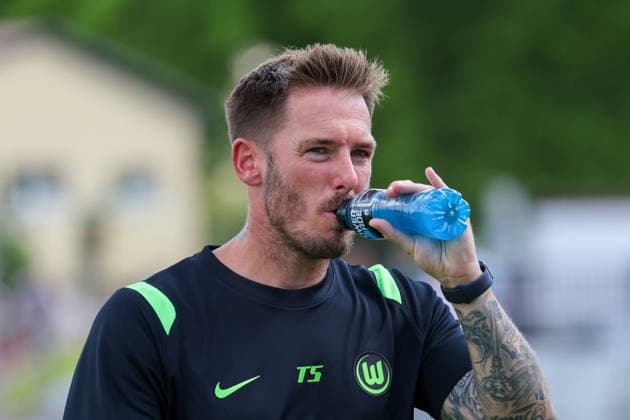 FSV Schöningen vs. VfL, Testspiel Schöningen, 11.07.2026, Fußball, Herren, Saison 2026 2027, Testspiel, FSV Schöningen vs. VfL Wolfsburg: Cheftrainer Tobias Strobl (VfL Wolfsburg) Deutschland *** FSV Schöningen vs. VfL, Friendly Match in Schöningen, July 11, 2026, Soccer, Men s, 2026–2027 Season, Friendly Match, FSV Schöningen vs. VfL Wolfsburg, Head Coach Tobias Strobl, VfL Wolfsburg, Germany