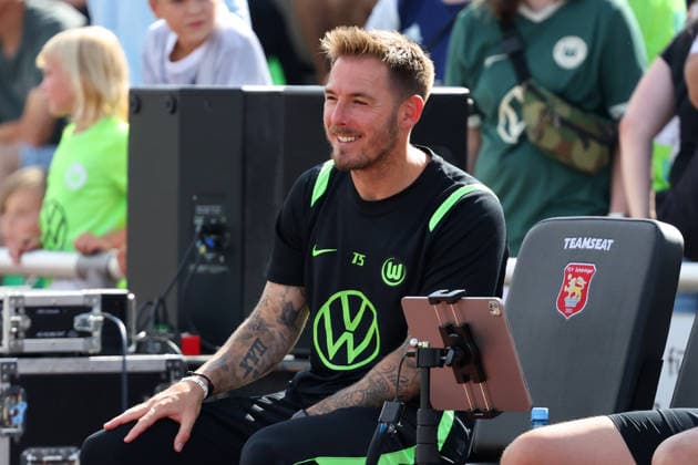 FSV Schöningen vs. VfL, Testspiel Schöningen, 11.07.2026, Fußball, Herren, Saison 2026 2027, Testspiel, FSV Schöningen vs. VfL Wolfsburg: Cheftrainer Tobias Strobl (VfL Wolfsburg) Deutschland *** FSV Schöningen vs. VfL, Friendly Match in Schöningen, July 11, 2026, Soccer, Men s, 2026–2027 Season, Friendly Match, FSV Schöningen vs. VfL Wolfsburg, Head Coach Tobias Strobl, VfL Wolfsburg, Germany