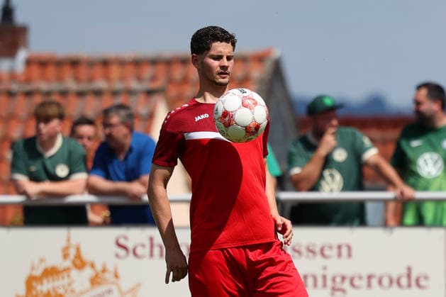 FSV Schöningen vs. VfL, Testspiel Schöningen, 11.07.2026, Fußball, Herren, Saison 2026 2027, Testspiel, FSV Schöningen vs. VfL Wolfsburg: Luca Arnold (FSV Schöningen) Deutschland *** FSV Schöningen vs. VfL, Friendly Match in Schöningen, July 11, 2026, Soccer, Men s, 2026–2027 Season, Friendly Match, FSV Schöningen vs. VfL Wolfsburg, Luca Arnold, FSV Schöningen, Germany