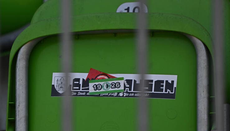 11.07.2026 - Fussball - Saison 2026 2027 - Testspiel Freundschaftsspiel - FC Eintracht Bamberg - SpVgg Greuther Fürth ( Kleeblatt ) - - Sportfoto Zink MeZi - xmexzix - regulations prohibit any use of photographs as image sequences and or quasi-video - only for editorial use - Feature Impression Symbolbild Symbolfoto - Aufkleber Fans auf Sitzschale - SC Eltersdorf Wacker Burghausen *** July 11, 2026 Soccer Season 2026–2027 Exhibition Match Friendly Match FC Eintracht Bamberg vs. SpVgg Greuther Fürth Kleeblatt Sports Photo Zink MeZi xmexzix Regulations prohibit any use of photographs as image sequences and or quasi-video; for editorial use only. Feature Imimpression, symbolic image, symbolic photo, sticker, fans on the bleachers, SC Eltersdorf, Wacker Burghausen