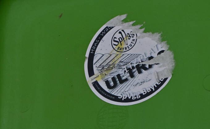 11.07.2026 - Fussball - Saison 2026 2027 - Testspiel Freundschaftsspiel - FC Eintracht Bamberg - SpVgg Greuther Fürth ( Kleeblatt ) - - Sportfoto Zink MeZi - xmexzix - regulations prohibit any use of photographs as image sequences and or quasi-video - only for editorial use - Aufkleber Sticker von Ultras SpVgg Bayreuth Fans auf Sitzschale *** July 11, 2026 Soccer Season 2026–2027 Exhibition Match Friendly Match FC Eintracht Bamberg vs. SpVgg Greuther Fürth Kleeblatt Sports Photo Zink MeZi xmexzix Regulations prohibit any use of photographs as image sequences and or quasi-video; for editorial use only. StickerStickers from Ultras SpVgg Bayreuth fans on seat shells