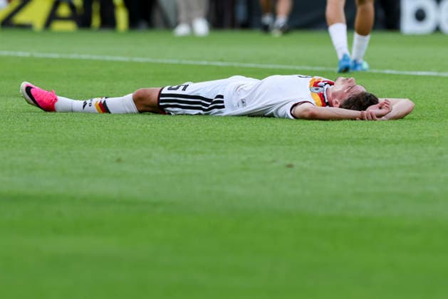 Luca Erlein (Germany) schaut enttaeuscht, UEFA European Under-19 Championship 2026 Final, Spain v Germany, Racecourse Ground am 11. July 2026 in Wrexham, Vereinigtes Königreich. (Foto von Marco Steinbrenner DeFodi Images) Luca Erlein (Germany) looks dejected, UEFA European Under-19 Championship 2026 Final, Spain v Germany, Racecourse Ground, July 11, 2026 in Wrexham, United Kingdom. (Photo by Marco Steinbrenner DeFodi Images) - *** Luca Erlein of Germany looks dejected, 2026 UEFA European Under-19 Championship Final, Spain vs. Germany, Racecourse Ground on July 11, 2026, in Wrexham, United Kingdom Photo by Marco Steinbrenner DeFodi Images Luca Erlein of Germany looks dejected, UEFA European Under-19 Championship 2026 Final, Spain vs. Germany, Racecourse Ground, July 11, 2026, in Wrexham, United Kingdom. Photo by Marco Steinbrenner, DeFodi Images