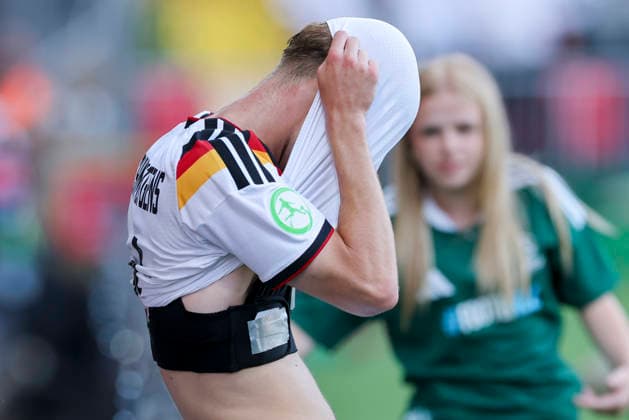 Mick Schmetgens (Germany) schaut enttaeuscht, UEFA European Under-19 Championship 2026 Final, Spain v Germany, Racecourse Ground am 11. July 2026 in Wrexham, Vereinigtes Königreich. (Foto von Marco Steinbrenner DeFodi Images) Mick Schmetgens (Germany) looks dejected, UEFA European Under-19 Championship 2026 Final, Spain v Germany, Racecourse Ground, July 11, 2026 in Wrexham, United Kingdom. (Photo by Marco Steinbrenner DeFodi Images) - *** Mick Schmetgens of Germany looks disappointed, 2026 UEFA European Under-19 Championship Final, Spain vs. Germany, Racecourse Ground on July 11, 2026, in Wrexham, United Kingdom Photo by Marco Steinbrenner DeFodi Images Mick Schmetgens Germany looks dejected, UEFA European Under-19 Championship 2026 Final, Spain vs. Germany, Racecourse Ground, July 11, 2026, in Wrexham, United Kingdom. Photo by Marco Steinbrenner, DeFodi Images