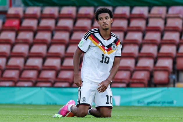 Francis Onyeka (Germany) schaut enttaeuscht, UEFA European Under-19 Championship 2026 Final, Spain v Germany, Racecourse Ground am 11. July 2026 in Wrexham, Vereinigtes Königreich. (Foto von Marco Steinbrenner DeFodi Images) Francis Onyeka (Germany) looks dejected, UEFA European Under-19 Championship 2026 Final, Spain v Germany, Racecourse Ground, July 11, 2026 in Wrexham, United Kingdom. (Photo by Marco Steinbrenner DeFodi Images) -