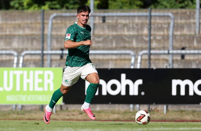 Aaron Keller , Freundschaftsspiel , FC Eintracht Bamberg 2010-SpVgg Greuther Fürth , , Fußball , 2.Bundesliga in dem Fuchs-Park-Stadion in Bamberg , Bayern , Deutschland . Juli 11 , 2026 . Photo by: Davide Elias IPA Photo Pressefoto DENL Copyright: xDavidexEliasx