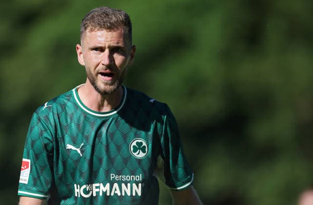 Dennis Srbeny , Freundschaftsspiel , FC Eintracht Bamberg 2010-SpVgg Greuther Fürth , , Fußball , 2.Bundesliga in dem Fuchs-Park-Stadion in Bamberg , Bayern , Deutschland . Juli 11 , 2026 . Photo by: Davide Elias IPA Photo Pressefoto DENL Copyright: xDavidexEliasx