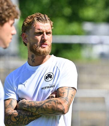 11.07.2026 - Fussball - Saison 2026 2027 - Testspiel Freundschaftsspiel - FC Eintracht Bamberg - SpVgg Greuther Fürth ( Kleeblatt ) - - Sportfoto Zink MeZi - xmexzix - regulations prohibit any use of photographs as image sequences and or quasi-video - only for editorial use - Ole Pohlmann (10, SpVgg Greuther Fürth ) *** July 11, 2026 Soccer Season 2026–2027 Exhibition Match Friendly Match FC Eintracht Bamberg vs. SpVgg Greuther Fürth Kleeblatt Sports Photo by Zink MeZi xmexzix. Regulations prohibit any use of photographs as image sequences and or quasi-video; for editorial use only. Ole Pohlmann 10, SpVgg Greuther Fürth