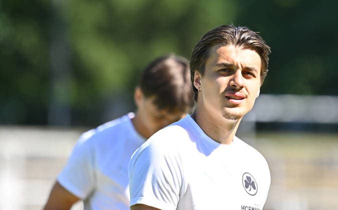 11.07.2026 - Fussball - Saison 2026 2027 - Testspiel Freundschaftsspiel - FC Eintracht Bamberg - SpVgg Greuther Fürth ( Kleeblatt ) - - Sportfoto Zink MeZi - xmexzix - regulations prohibit any use of photographs as image sequences and or quasi-video - only for editorial use - Leander Popp (20, SpVgg Greuther Fürth ) vor Spielbeginn *** July 11, 2026 Soccer Season 2026–2027 Exhibition Match Friendly Match FC Eintracht Bamberg vs. SpVgg Greuther Fürth Kleeblatt Sports Photo by Zink MeZi xmexzix; regulations prohibit any use of photographs as image sequences and or quasi-video; for editorial use only. Leander Popp 20, SpVgg Greuther Fürth before kickoff