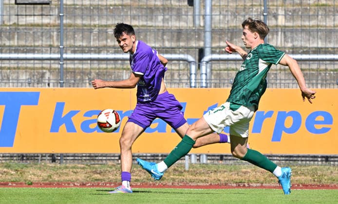 11.07.2026 - Fussball - Saison 2026 2027 - Testspiel Freundschaftsspiel - FC Eintracht Bamberg - SpVgg Greuther Fürth ( Kleeblatt ) - - Sportfoto Zink MeZi - xmexzix - regulations prohibit any use of photographs as image sequences and or quasi-video - only for editorial use - Emil Rizai (33, FC Eintracht Bamberg, links ) Gian Luca Gian-Luca Itter (27, SpVgg Greuther Fürth ) *** July 11, 2026 Soccer Season 2026–2027 Exhibition Match Friendly Match FC Eintracht Bamberg vs. SpVgg Greuther Fürth Kleeblatt Sports Photo by Zink MeZi xmexzix; regulations prohibit any use of photographs as image sequences and or quasi-video; for editorial use only. Emil RizAI 33, FC Eintracht Bamberg; on the left, Gian Luca Itter (27), SpVgg Greuther Fürth