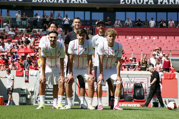 12.07.2026, xrekx, Fussball 1.Bundesliga, SC Freiburg - Trainingsauftakt Saison 2026 2 v.l. (hinten) Rihito Yamamoto (SC Freiburg) Mio Backhaus (SC Freiburg) Julian Schuster, Trainer (SC Freiburg) (vorne) Berkay Yilmaz (SC Freiburg) Karl Steinmann (SC Freiburg) Rouven Tarnutzer (SC Freiburg) (DFL DFB REGULATIONS PROHIBIT ANY USE OF PHOTOGRAPHS as IMAGE SEQUENCES and or QUASI-VIDEO) Freiburg *** July 12, 2026, xrekx, Soccer, Bundesliga 1, SC Freiburg Start of Training for the 2026 Season: Second from the left in the back row: Rihito Yamamoto (SC Freiburg), Mio Backhaus (SC Freiburg), Julian Schuster, SC Freiburg Coach; front: Berkay Yilmaz (SC Freiburg), Karl Steinmann (SC Freiburg), Rouven Tarnutzer (SC Freiburg); DFL, DFB regulations prohibit any use of photographs as image sequences and or quasi-video. Freiburg