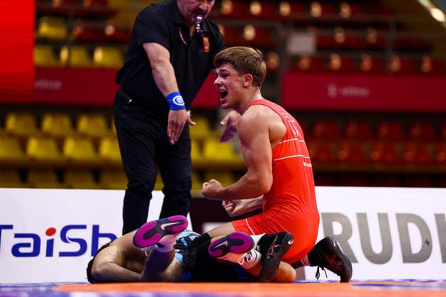 U20 European Championships 70kg FS - Ionut Triboii (MDA) df. Zurab Abalaki (GEO) *** U20 European Championships, 70 kg Freestyle: Ionut Triboii (MDA) def. Zurab Abalaki (GEO) Copyright: xJakexKirkmanx xUnitedxWorldxWresx Jake Kirkman United World Wres