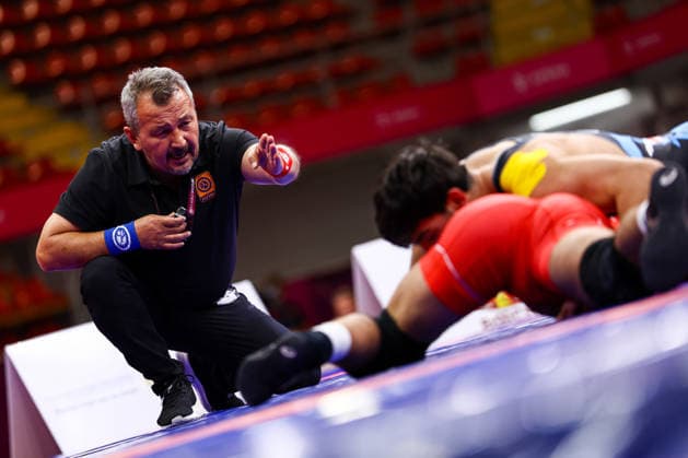 U20 European Championships Referee *** U20 European Championships Referee Copyright: xJakexKirkmanx xUnitedxWorldxWresx Jake Kirkman United World Wres
