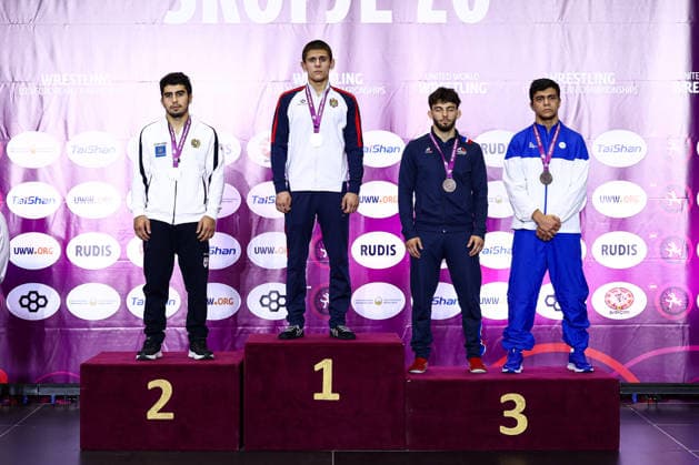 U20 European Championships Podium 65kg FS - Gold: Maxim Dimov (MDA), Silver: Aren Hayrapetyan (ARM), Bronze: Khizir Dasiyev (FRA), Bashir Verdiyev (AZE) *** U20 European Championships Podium, 65kg Freestyle: Gold – Maxim Dimov (MDA); Silver – Aren Hayrapetyan (ARM); Bronze – Khizir Dasiyev (FRA) and Bashir Verdiyev (AZE) Copyright: xJakexKirkmanx xUnitedxWorldxWresx Jake Kirkman United World Wres
